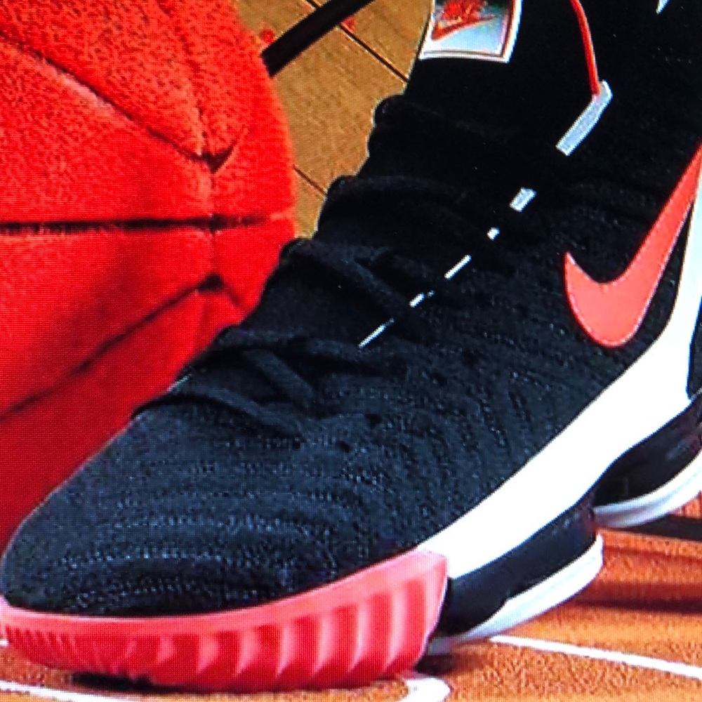 NIKE LEBRON XVI BLACK HOT LAVA